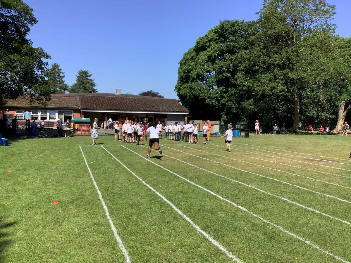 TyntesfieldPB's tweet photo. The class relay - you could cut the tension with a knife 😂 https://t.co/ryNLUT6SoT