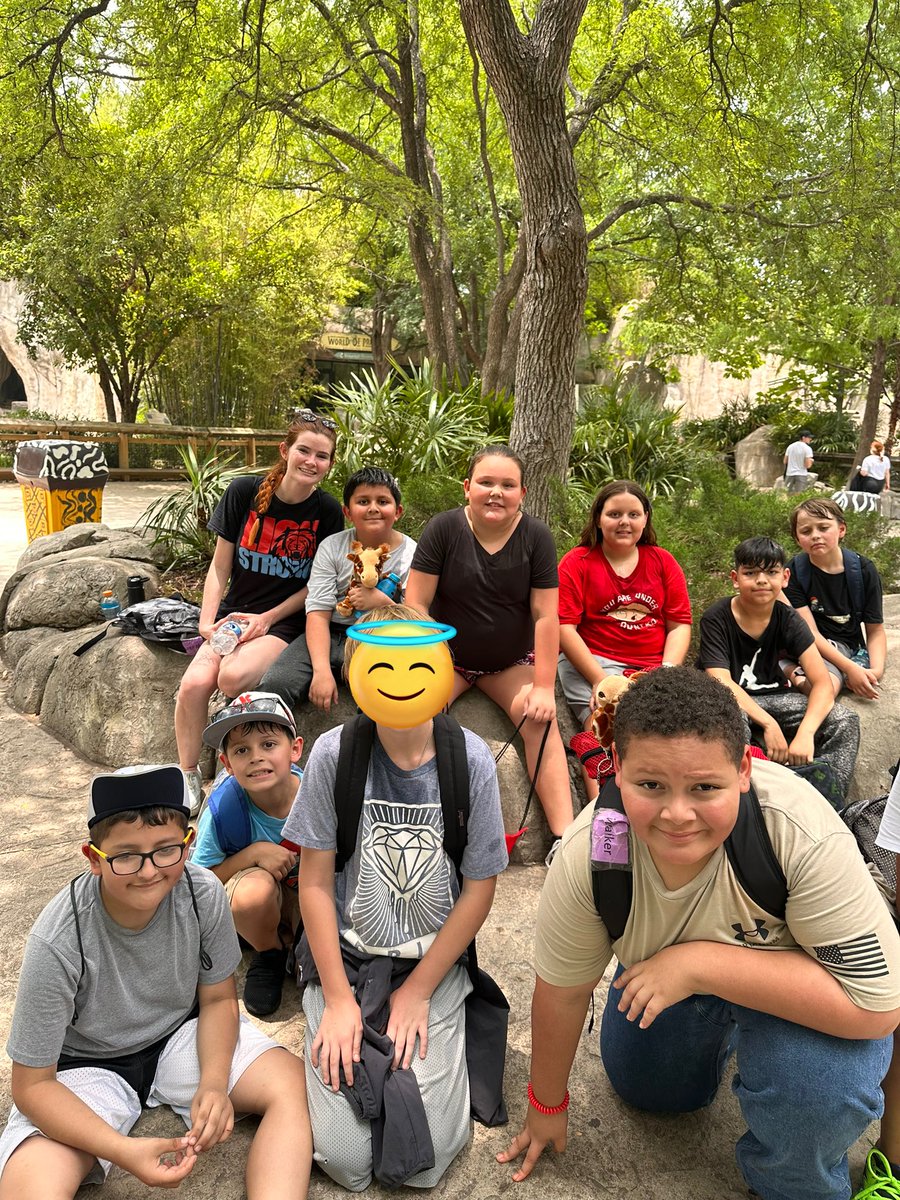 Emily Rudd tweet media