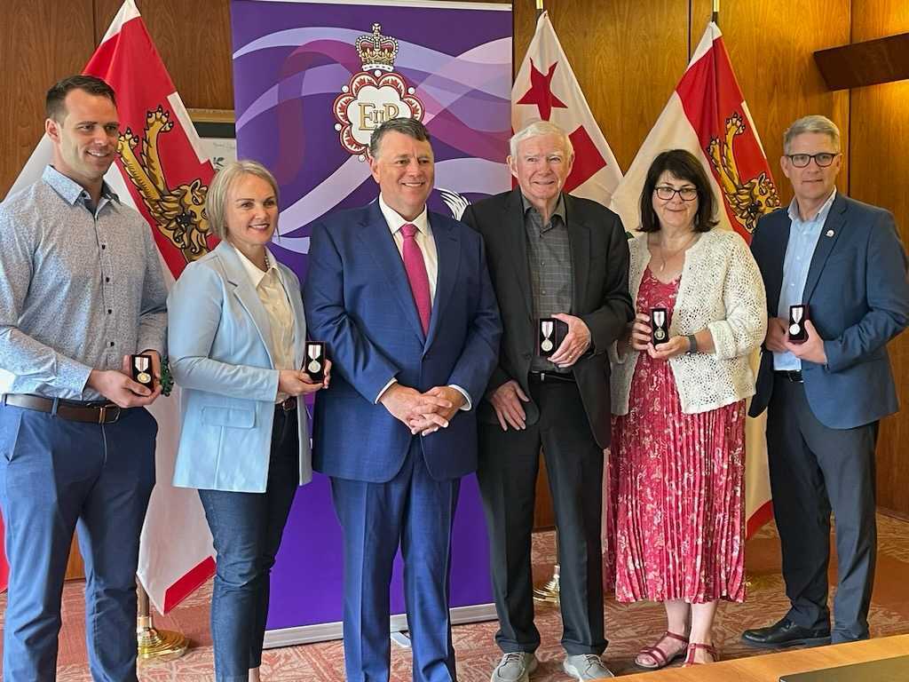 peifa_ca's tweet photo. Five leaders in PEI's agriculture community were honoured today with the Queen's Jubilee medals for their service and community contributions, presented by Premier @dennyking. Congratulations Terry Nabuurs, Mary Robinson, Ray Keenan, Brenda Simmons and Greg Donald! https://t.co/I4SVS3RLP0