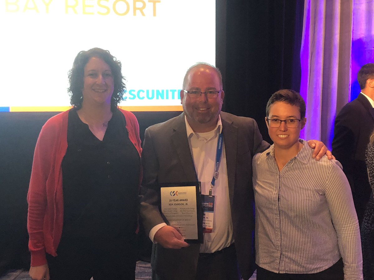 Pretty cool today here in Florida at <a href="/CollSportsComm/">College Sports Communicators</a> as I received my 25-Year Award at #CSCUnite23! Thank you to my friend <a href="/NikkiNarducci/">Nikki Narducci</a> and my <a href="/MITAthletics/">MIT Athletics</a> crew for making it a special day! #RollTech