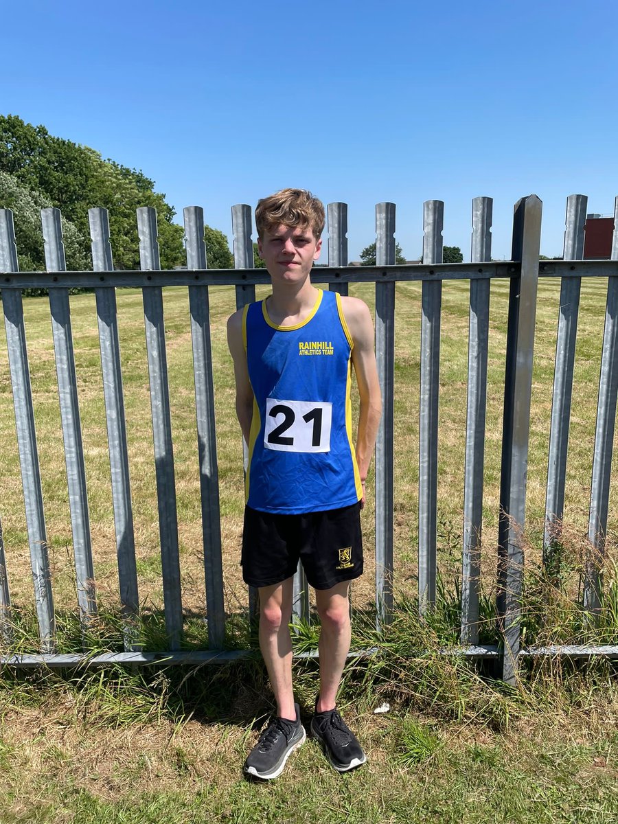 And today we saw the fall of one of our oldest records…. Liam J in Yr10 knocked off the 1500m school record that has stood since 1991. A time of 4:21.20 is an unbelievable effort. Let’s see if this one stands for 32 years!!! 

#rainhillathletics