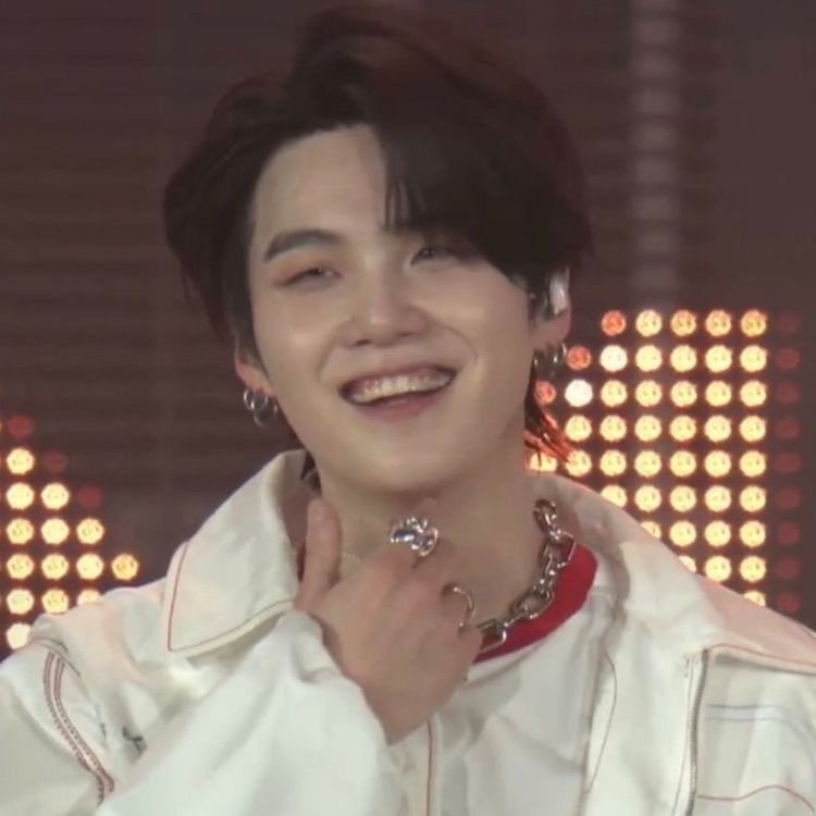 hourly yoongi (@houriysuga) on Twitter photo 