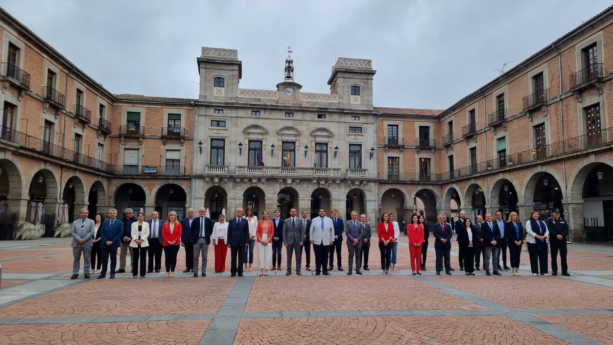 juliaciudadana's tweet photo. Último pleno... 
Ha sido todo un honor servir a los abulenses. 
Hoy termina una etapa y quien sabe si quizá, un ciclo de mi vida. 
#Avilatequiero #Avila https://t.co/IKM6XLGJRk