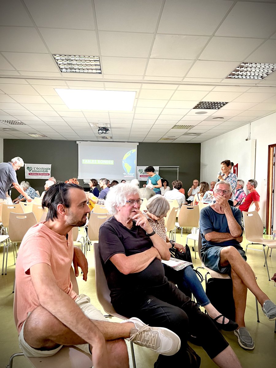 WilliamAucant's tweet photo. ❤️💚Ravi d'avoir été invité à une soirée d’échange enrichissante avec @LucieEtonno organisé par @PascaleHameau à #SaintNazaire.
👥Nous avons discuté des mesures à prendre face à l'urgence climatique, en arpentant le rapport du #GIECPdl. L'urgence est là, il est temps d'agir. 🌍⏰ https://t.co/eNrHvq78rh