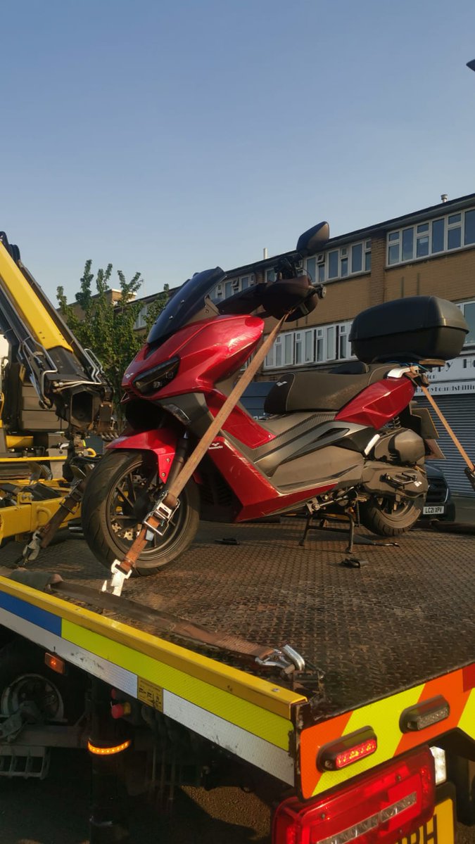 MPSRTPC's tweet photo. Officers ran this one through driving not in accordance #HillingdonSTT2 #offtothepound #wewillfindyou https://t.co/CiNmRHF6mD