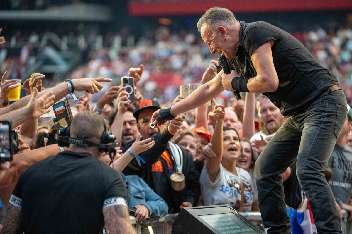 springsteen tweet picture