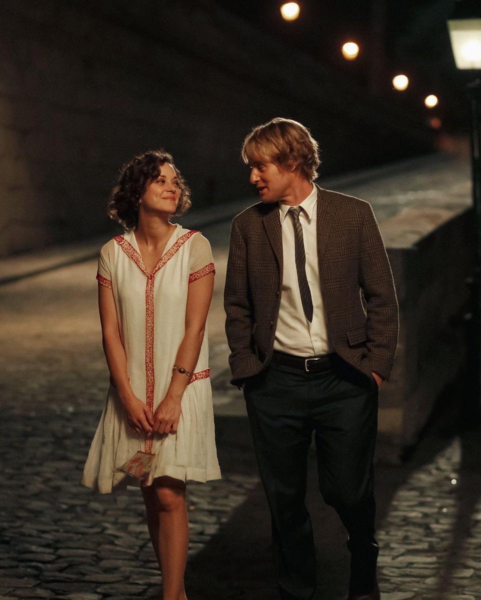 Owen Wilson & Marion Cotillard 🖤 
📽️ Midnight in Paris (2011) / Woody Allen