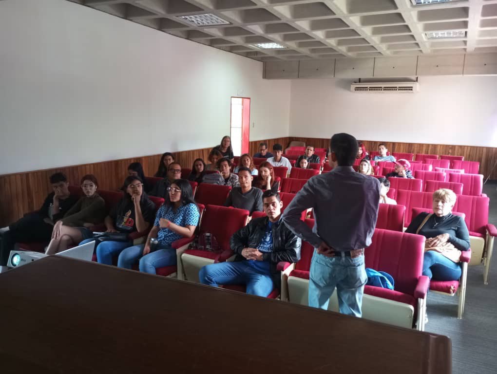 cnprimariave's tweet photo. Con el objetivo de promover la participación de la juventud en la elección del 22-O, la Junta Regional para la Primaria de Mérida junto a la plataforma estudiantil #ULAndinos realizaron el taller “Hablemos de la Primaria”, en la sede de la ULA-Mérida, este miércoles 14 de junio. https://t.co/1ht6kQRd38