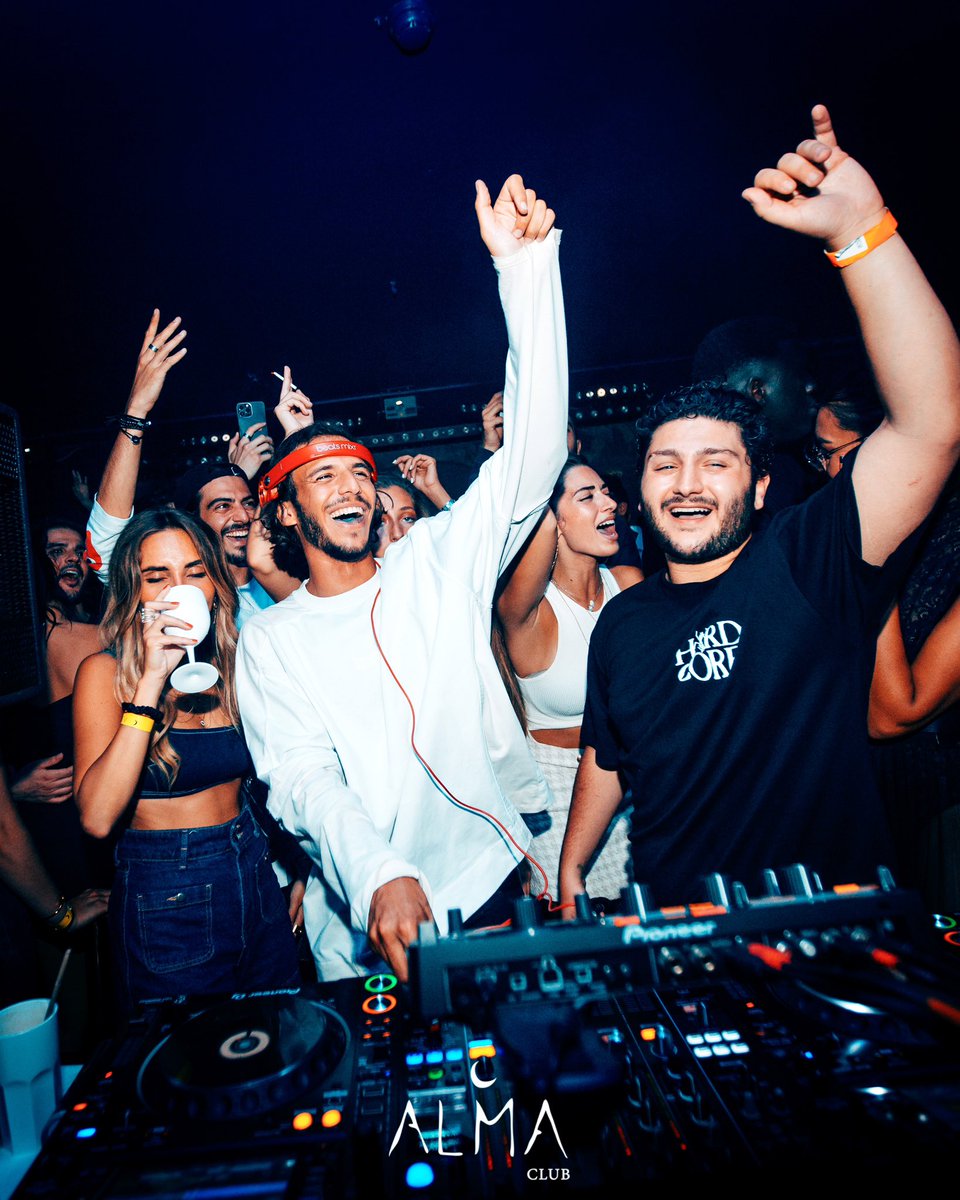 Turning 24!🥳🤍
Thank you for all the birthday wishes! 
Thank you @almaclubmontaigne and all the team for making this night so crazy! 
Thank you to all my friends and family and all the people who came for celebrating this w me
Much love ❤️❤️❤️❤️