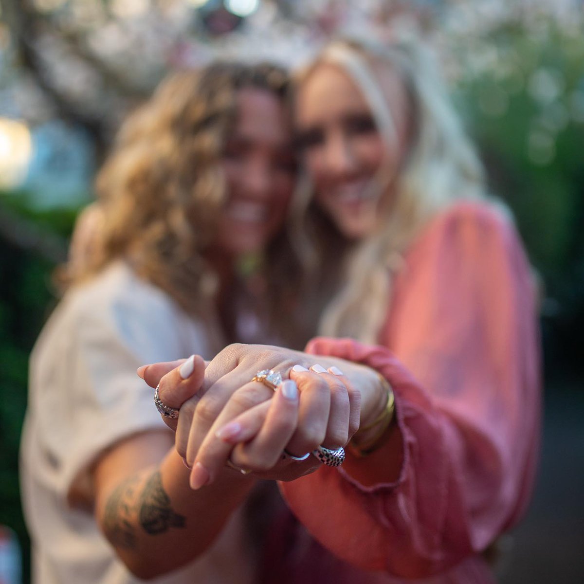 evollgbt's tweet photo. Amazing proposal 💍✨
Couple: @hancanfans &amp; @kyliemoyer_ 👭💕

#lgbtq #loveislove #lovewins #femmecouple #engayged #gaygirlgang #twobrides #twobridesarebetterthanone #futuremrsandmrs #dancingwithher #queerwedding #lesbianwedding #lesbiancouple https://t.co/RM93GRrABJ