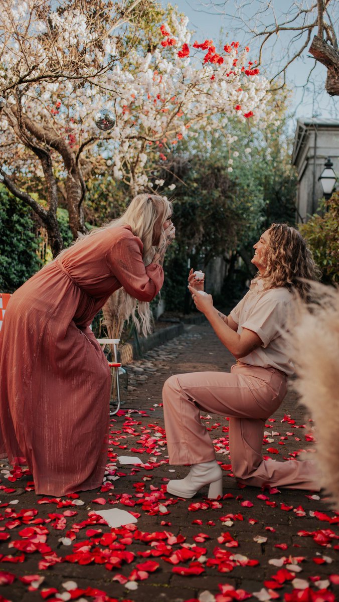 evollgbt's tweet photo. Amazing proposal 💍✨
Couple: @hancanfans &amp; @kyliemoyer_ 👭💕

#lgbtq #loveislove #lovewins #femmecouple #engayged #gaygirlgang #twobrides #twobridesarebetterthanone #futuremrsandmrs #dancingwithher #queerwedding #lesbianwedding #lesbiancouple https://t.co/RM93GRrABJ
