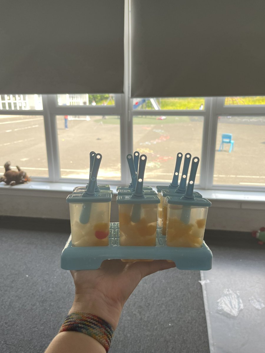 MissStewartPri's tweet photo. Ice lollies to keep cool in this heat 🧊🍭 ☀️ https://t.co/dk7Y1AnqsL