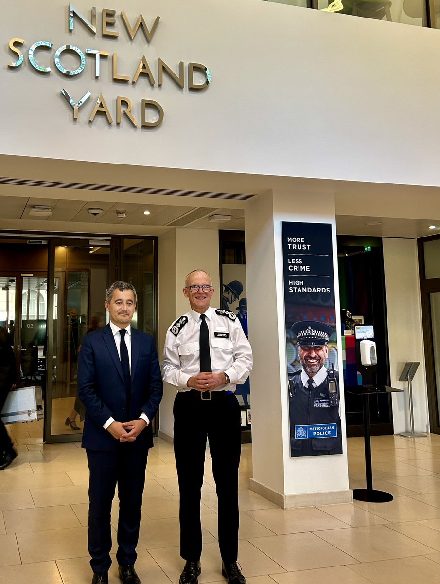 🇫🇷🇬🇧À la veille de @Paris2024, nous avons tenu à Scotland Yard, siège de la police londonienne, une réunion de travail sur la sécurité des grands événements, avec un retour d’expérience enrichissant sur l’organisation du couronnement du Roi Charles III et de @London2012.