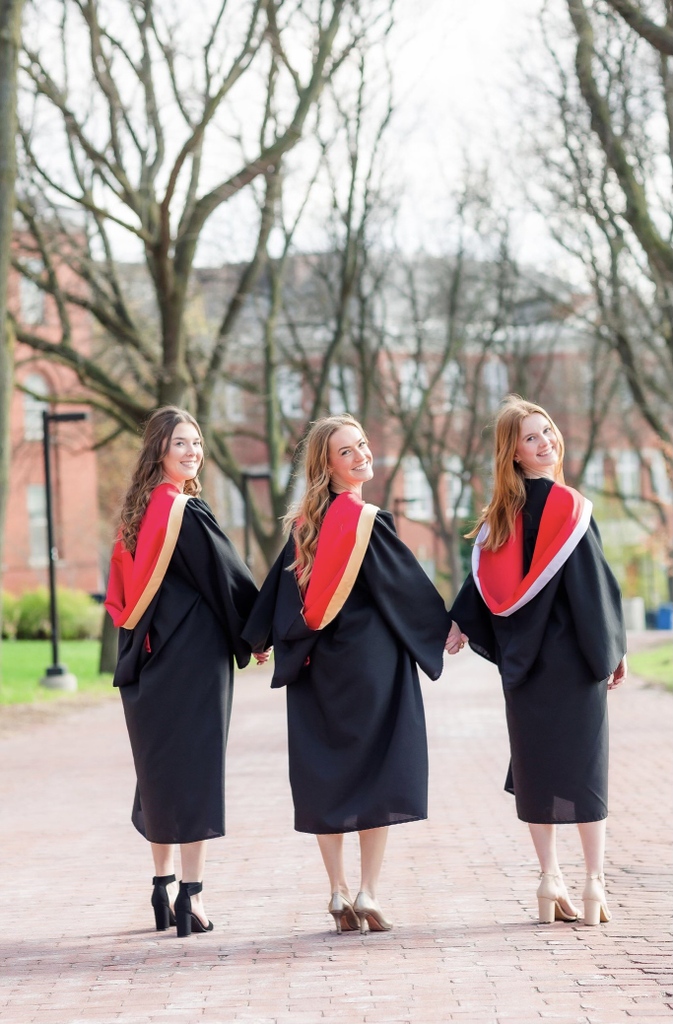 🎓️ So proud of all of our #GuelphGrads who will be celebrating this week as part of our @uofg June convocation! ❤️🖤💛

🏑 Our first grad post of the week features our Gryphon field hockey team! (Sidney Evans, Aidan Pattison, Braelyn Dennis & Samantha Baine)

#ForeverAGryphon