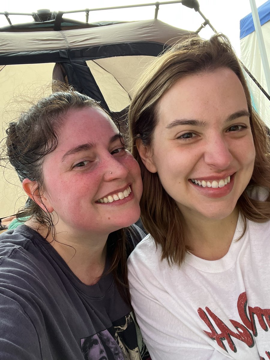 crowella de vil on Twitter: "can you tell which one of us did ALL the