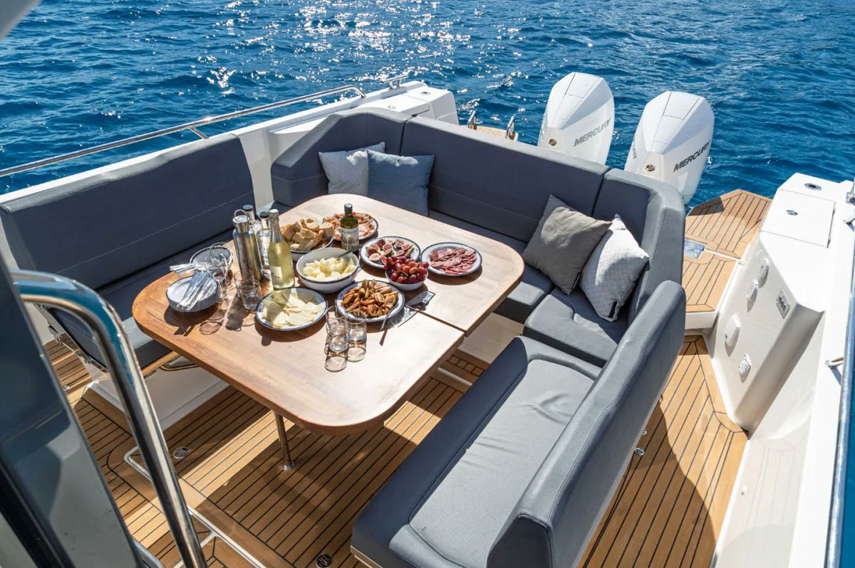 tiffanyyachts's tweet image. Meticulously designed, the Nimbus T11 is here to redefine your expectations and elevate your boating adventures. 🏆✨ Indulge in the exceptional accommodations and experience the thrill of its fast, fun, and stable ride. 

buff.ly/3oZoijf

#NimbusT11 #BoatingAdventures