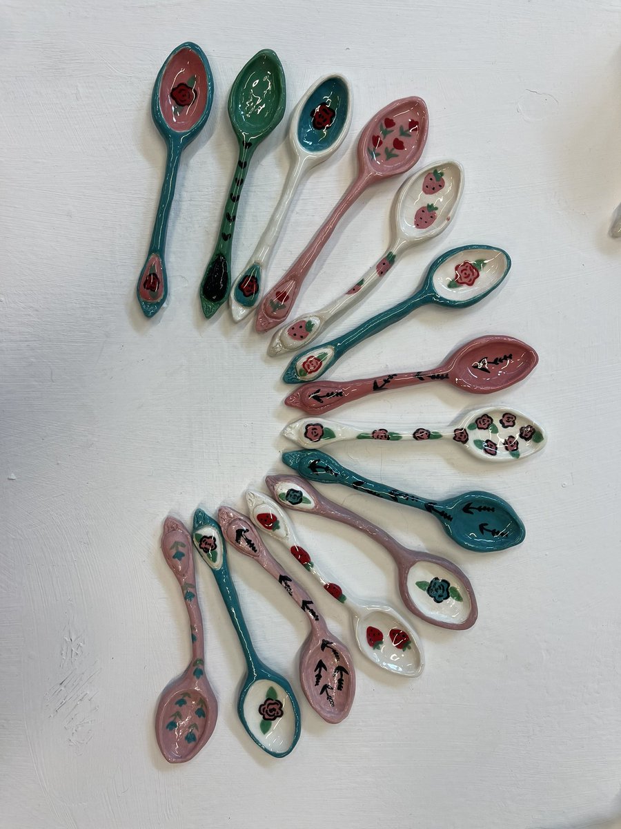 GlasgowCraft's tweet image. Congratulations to all our HND Year 2 Applied Arts graduates who are exhibiting their work at the HND Creative Industries End of Year Show.

Drop in and see their work at the City Campus between the 14th - 22nd June 9-5pm 🌟 #ceramics #appliedarts #craft #exhibition #textiles