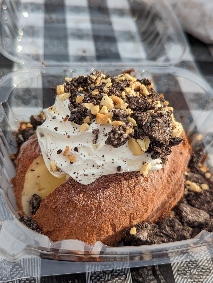 ZoeDubrow's tweet photo. I can't take a picture of all the productive discussions on use-inspired research that happened this week in Boise, Idaho so here are some of the delicious potatoes instead (featuring the one and only ice cream potato!!) https://t.co/aez7FHd812