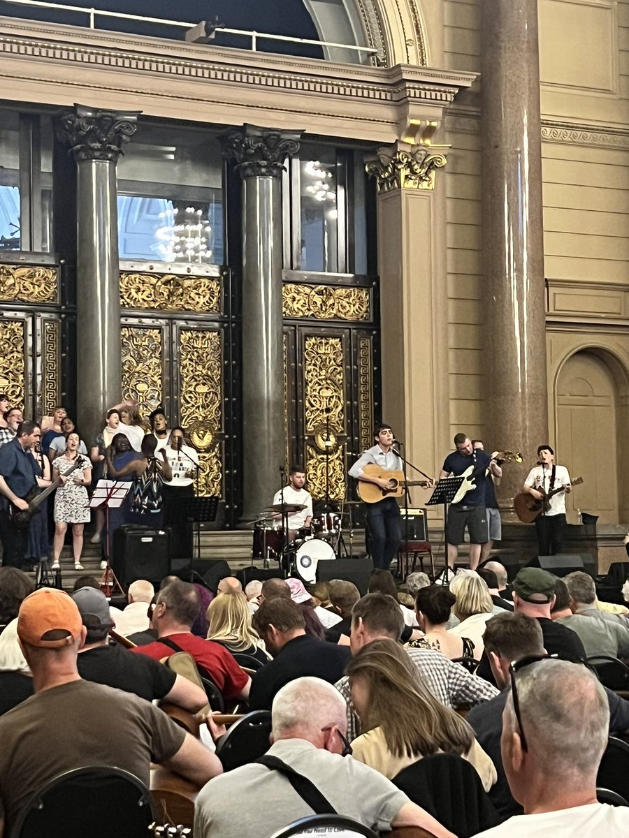 Emotions running high at @TheFlorrie #bigguitarin where I watched my dad and 600 boss people playing beautiful music in unison. The message LOVE UNITY COMMUNION COMMUNITY 💙 Thanks @timotierney Anne and everyone for such a special evening ✊🏻