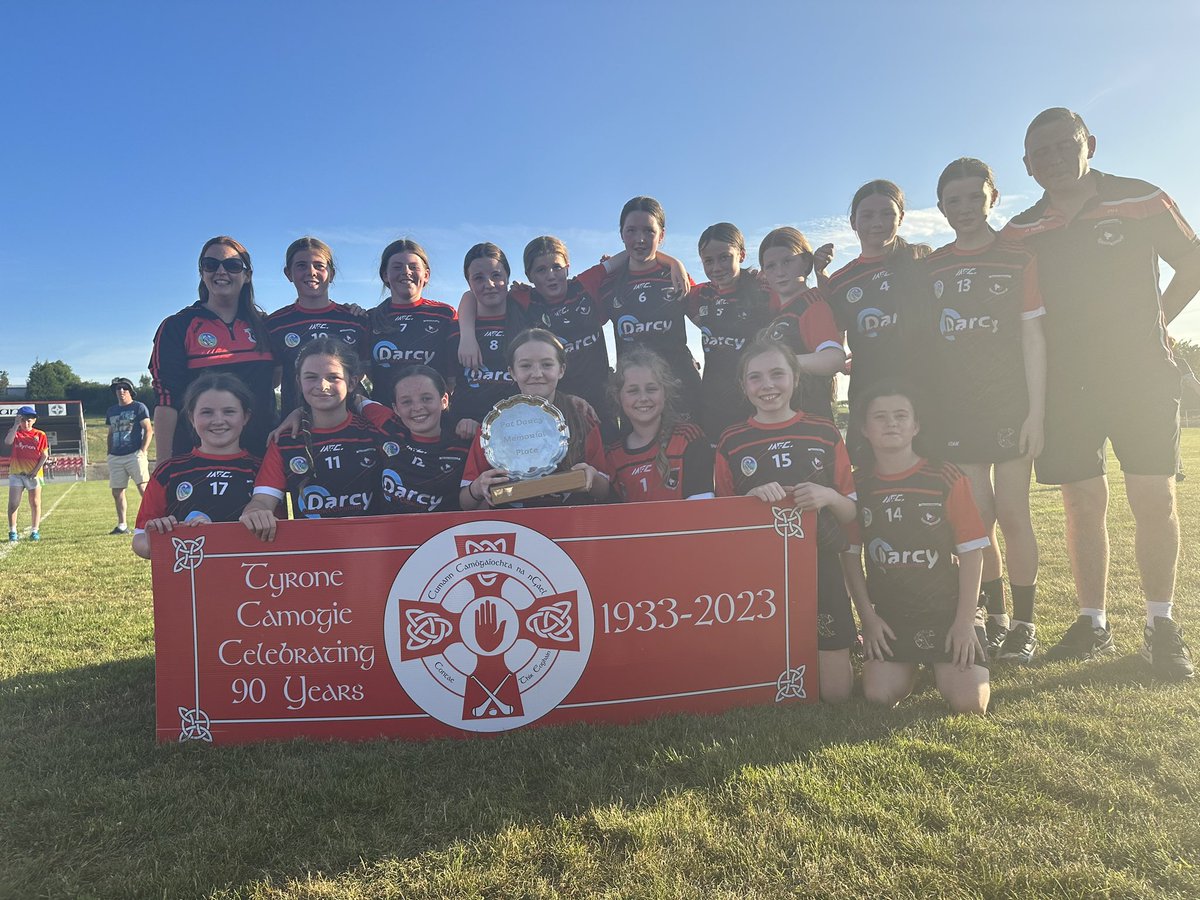 Congratulations to <a href="/TattyreaghGaa/">Tattyreagh GAA</a> winners of this year's Pat Darcy Plate.
Player of the final Emma Conway Frshields Camogie Greencastle
Presentations by Sean Darcy, son of Pat, representing the Darcy family
#90yearsoftheweeball #thecraics90