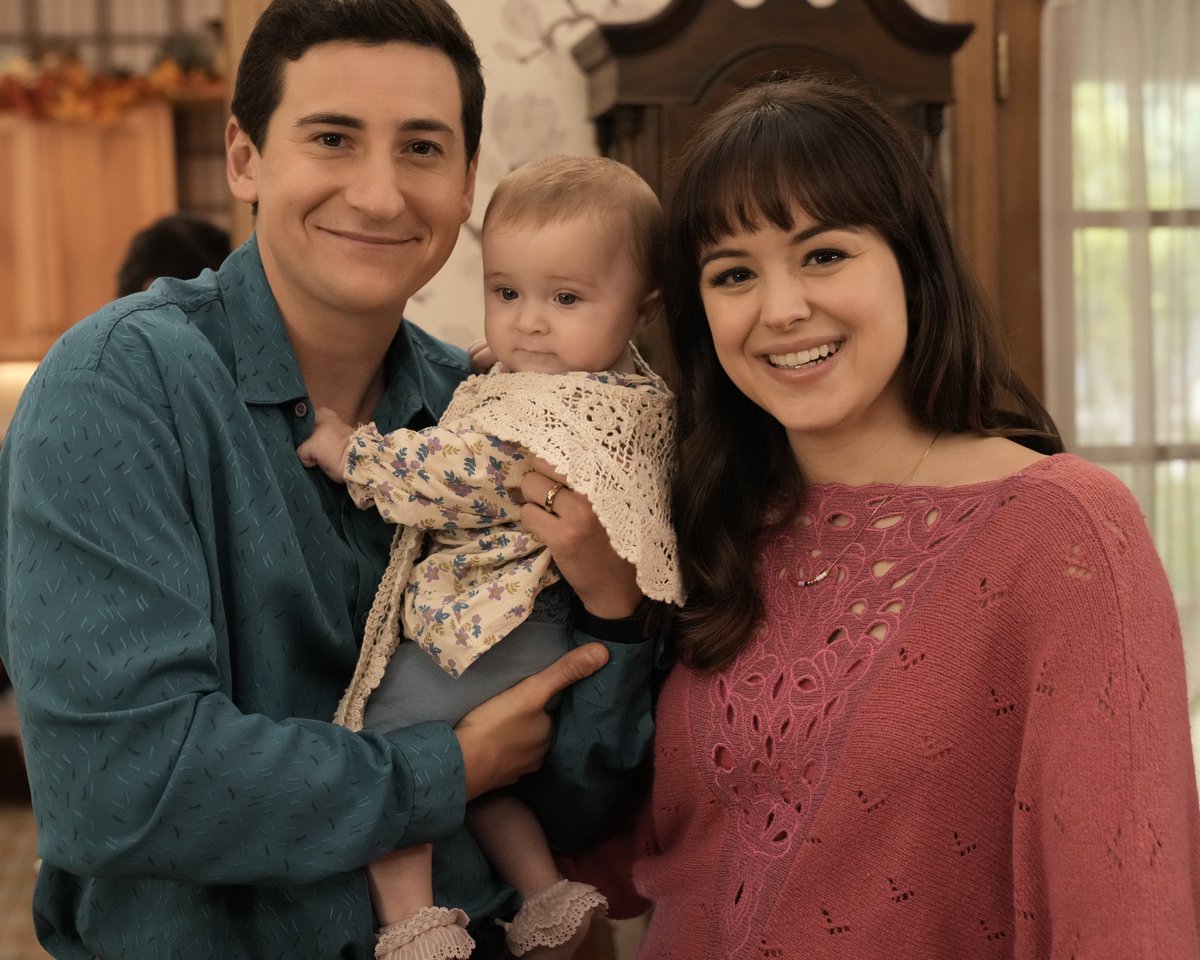 Goldbergupdates's tweet photo. Hope everyone enjoyed Tonight's Episode! 🤗💖
#thegoldbergs #1980something #1980s #abccomedy #80stv #tvnostalgia #80snostalgia https://t.co/NQbpzoO3rx