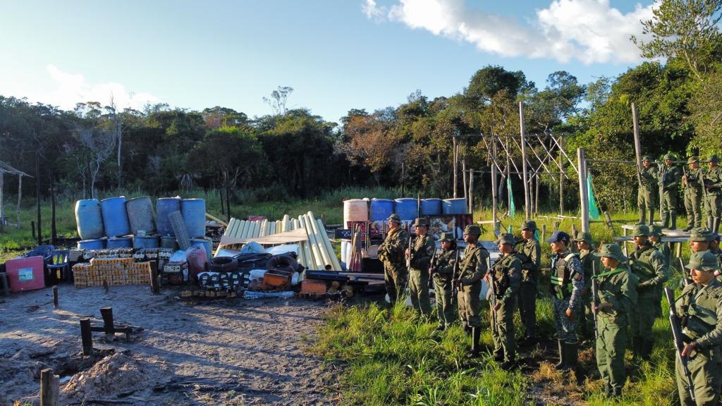 La #Fanb siempre estará desplegada para defender integralmente todo el territorio nacional, sus costas, bosques, ríos, lagos.. El medio ambiente es una de sus prioridades.
#AUTANA2023