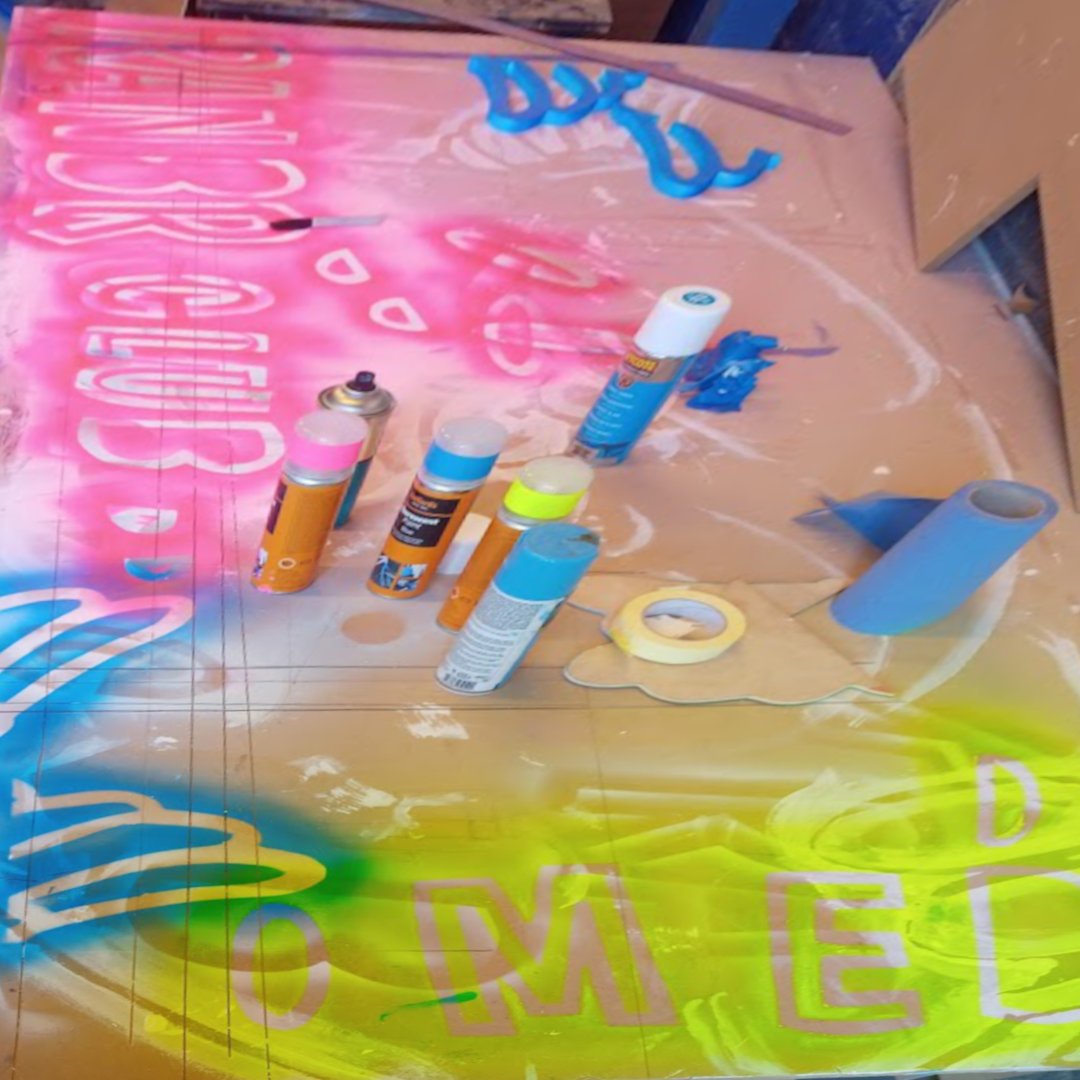 TheQueensHall's tweet image. The Theatre Dock bench today.

#art #theatredock #setbuild #setbuilding #comedy #theatre #queenshalltheatre #thequeenshall #cranbrook