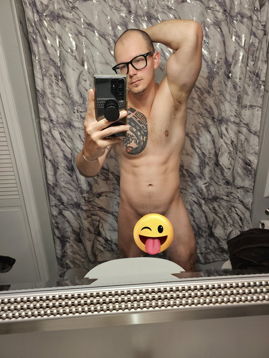DallasWinstead's tweet photo. Go follow and move that face🤪

#onlyfans #onlyfanspromo #spicycontent #Content #creator #adult #nude #model #subscribe #LinkInBio #like #FolloMe #StraightMales #model #str8 #menoftiktok #fitguys https://t.co/a3m5RjDaCl