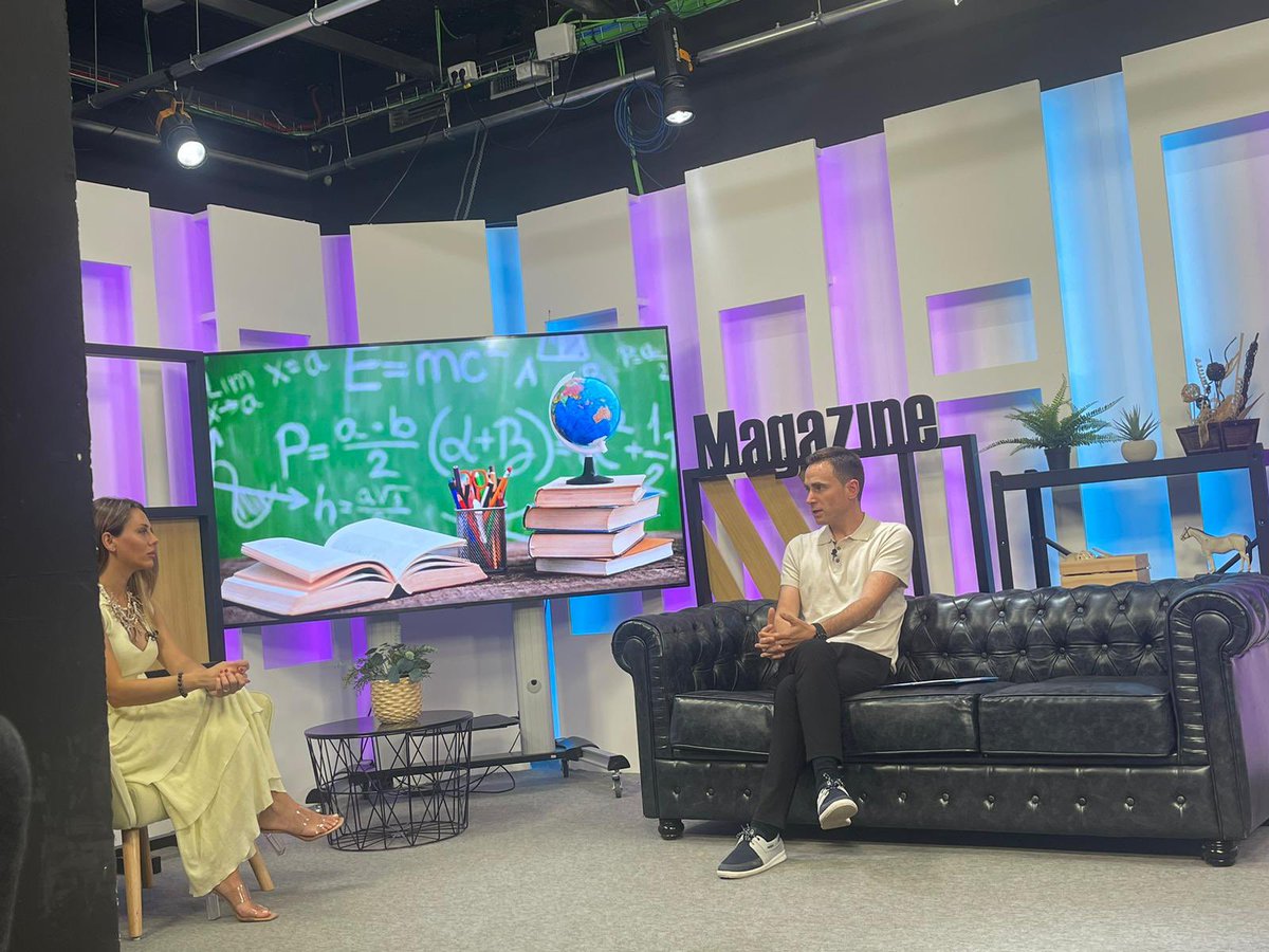 daniosesr's tweet photo. 📺 En el programa #7Magazine de @7LariojaTV con Silvia Lorente dando a conocer nuestro proyecto de @ceiplarioja “TIERRA DE OPORTUNIDADES” que hemos puesto en marcha de la mano de @caixabank para apoyar el #emprendimiento en el #mediorural.

https://t.co/Up1V0eb58n 🇪🇺
#LaRioja https://t.co/uzauybKQDZ