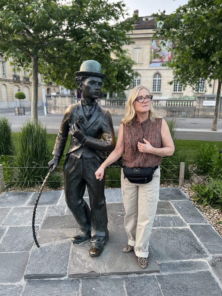 Side-by-side with one of my icons, Charlie Chaplin. 

Fun fact: We are both life-sized!

#charliechaplin #vevey #Switzerland