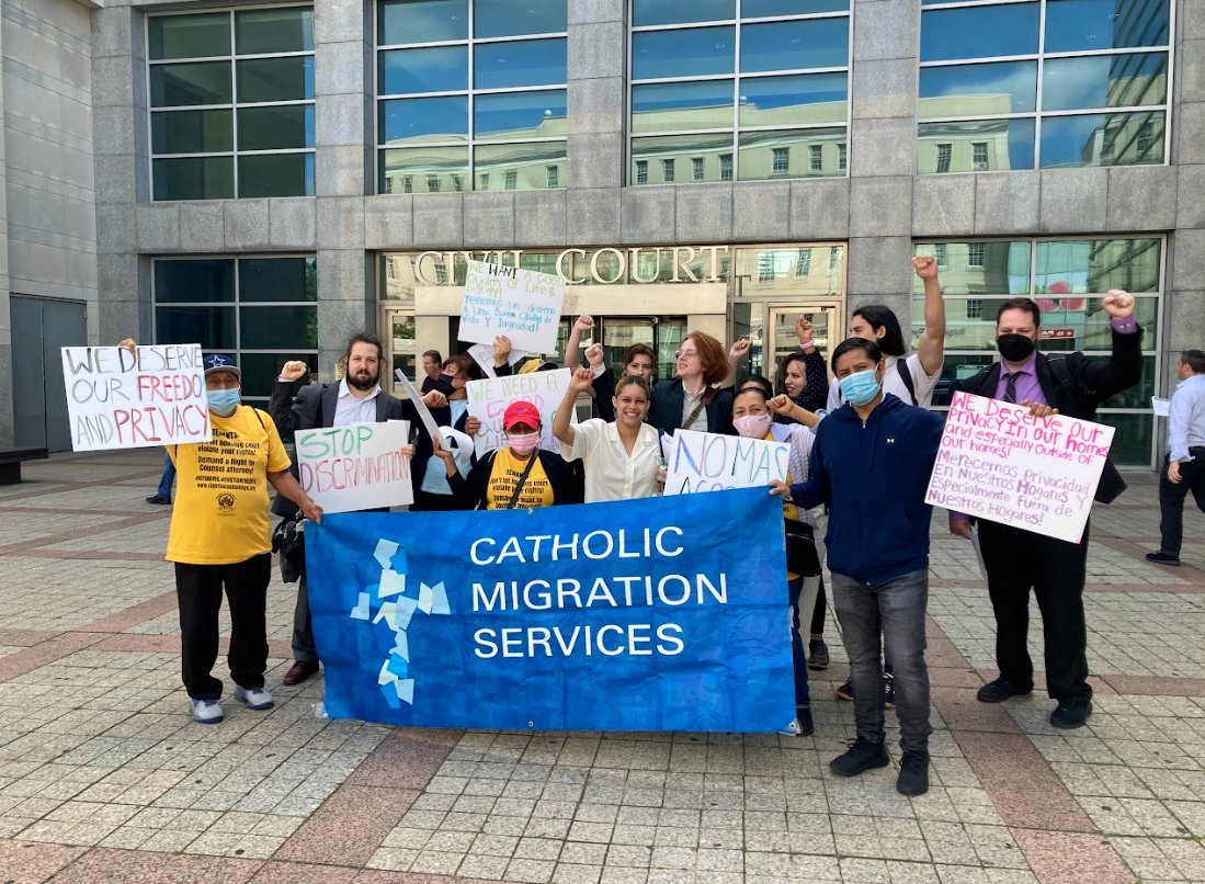 Earlier this week tenant organizers + allies supported neighbors from #LIC at #QueensHousingCourt as they call for #dueprocess to bring their case to trial + an end to predatory landlord behavior.

#DefendRTC #RightToCounsel