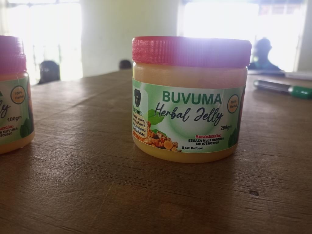 OBUYIYA. Olukiiko olukulembeze olwe'ssaza Mut.9 Buvuma lutandiisewo project yokukola e bizigo byolususu ngerimu ku makubo agayingiza ensimbi Mu Gwanika ly'essaza.Omulezi we Ssaza Yasiimye nnyo Mbuubi n'olukiiko lwe  olwobuyiya buno, era nabakubiriza obutaddirira