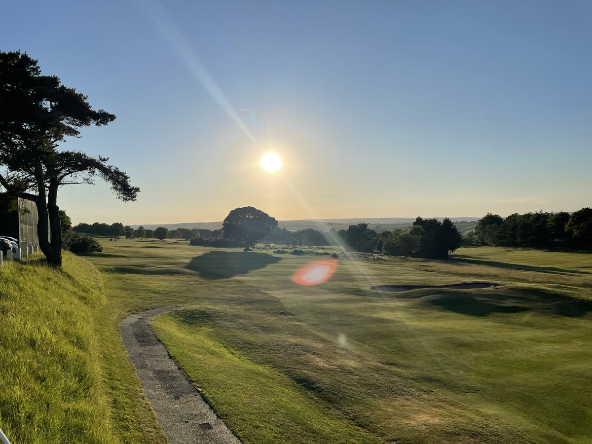 Lovely evening to be a member <a href="/hallamshiregolf/">Hallamshire GC</a> 🍺☀️☀️☺️