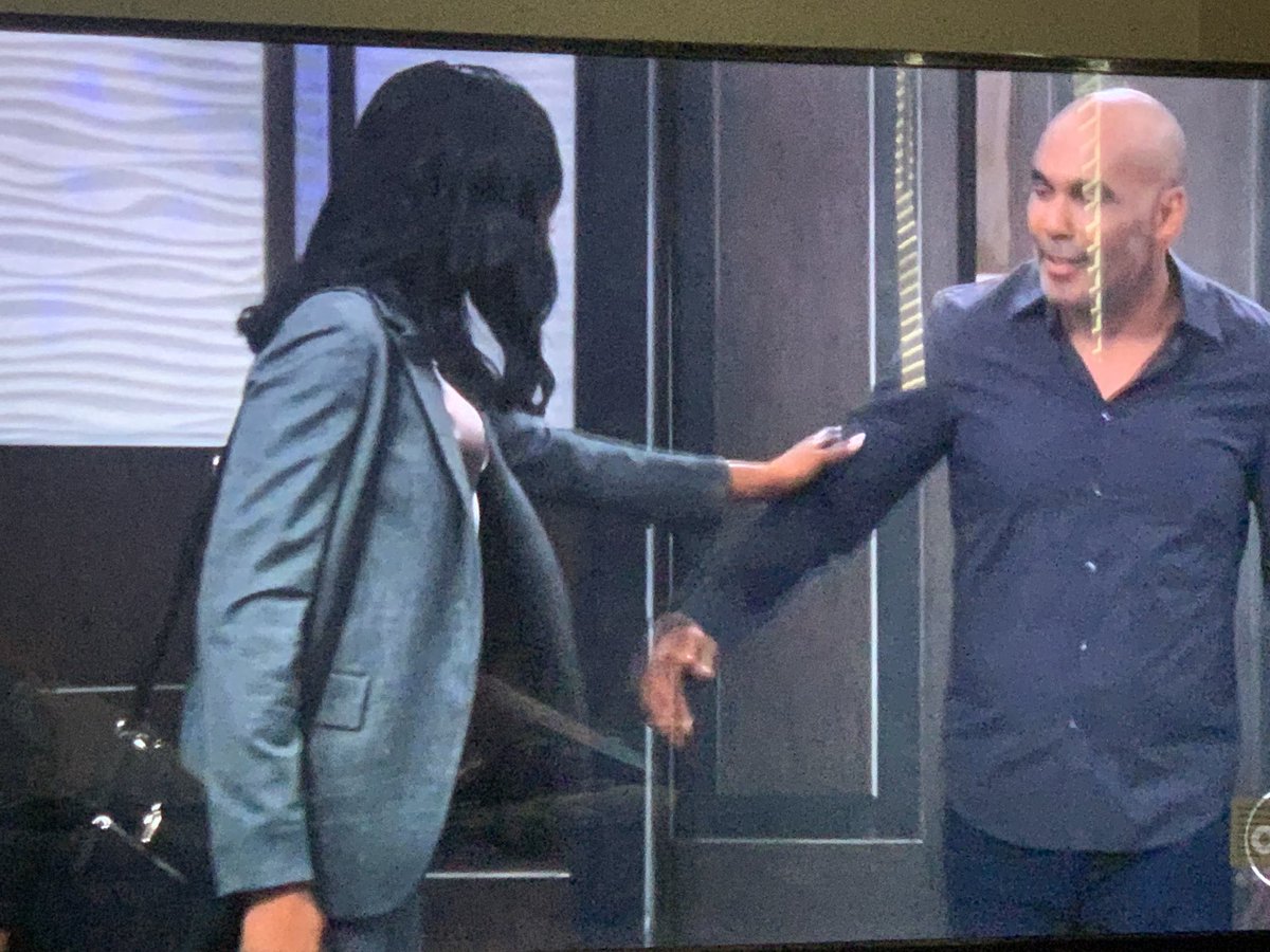 kroney1228's tweet photo. This man right here did his thang, @realandrews Happy Early Father’s Day. Your performance is a gift, it reminded me of my father not biological but he loved me with every fiber of his being. Add that to the Emmy reel, still in tears watching again #GH #CoachReal https://t.co/pTKpRhqu8E