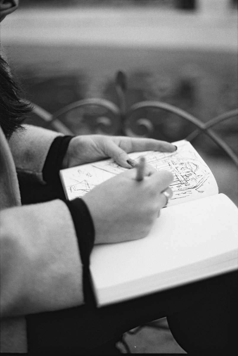 Paris is just too beautiful in #blackandwhite 🎞️🤤