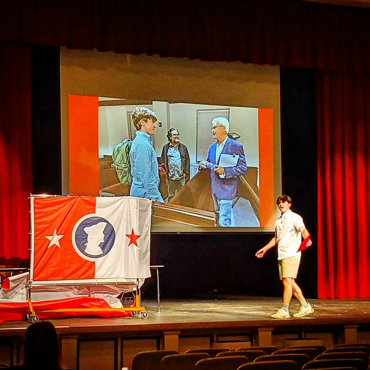 MSD_iSTEM's tweet image. "Ask Me About My Project"
The MHS #LifeDesignLab hosted it's annual TEDx student presentation event.  The #designthinking process was on display as Ss presented their projects highlighting process, passion, failure and learning
@stanforddschool
@Tiger_Challenge
@JohnsHopkins