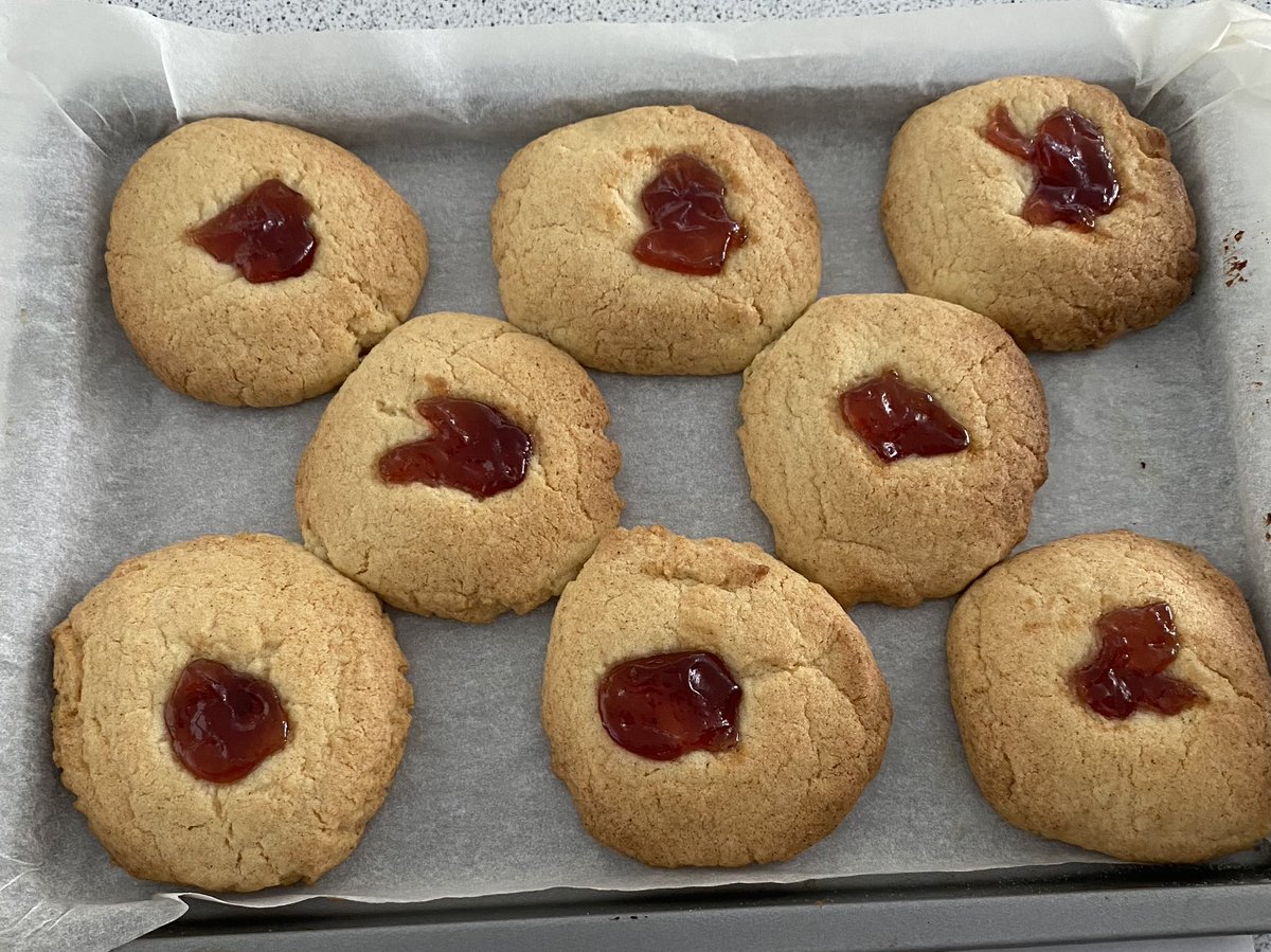 MrsPowerUnity's tweet image. It was a bit warm but 7Y/DT did a fab job of their jam buns this morning! @UnityBlackpool