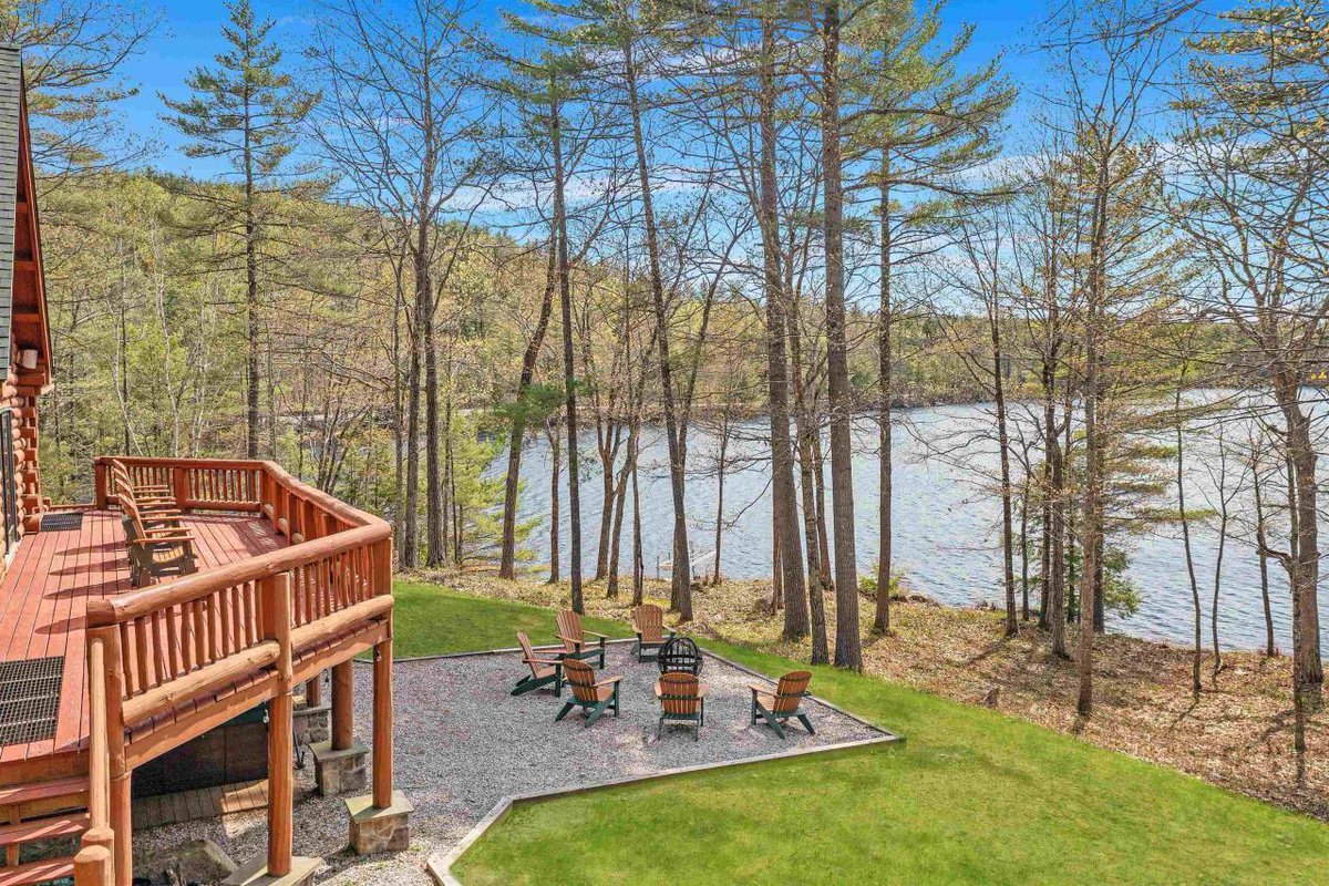 #WalkthroughWednesday: Perched on the shores of Pickerel Pond, this magnificent log cabin is a testament to rustic elegance. 

Please contact Kerry MacDougall, Realtor at 
(603)387-0094 for more information! #denmarkmaine #mainerealestate #mainehomesforsale #themasiellogroup
