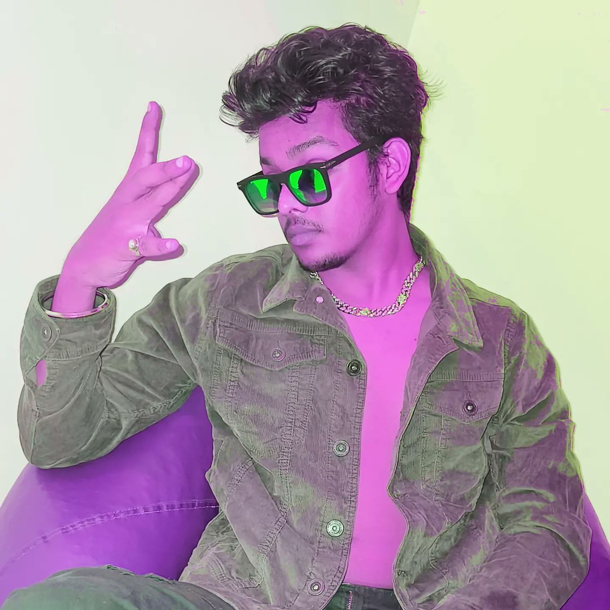 kingslayymusic's tweet photo. The Kingslayy Asli Me Asli Hai Bitch🖕🏻
Tu Bass Nakil Acc Ke Piche Chhip🤫
#AsliHiphop #Slayhop #indianhiphop
#desihiphop #Punehiphop #Kingslay https://t.co/5GVAFdIZwF