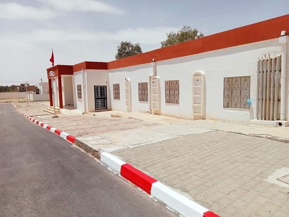 TounesKhadra's tweet photo. 🇹🇳 🏫 | Les travaux de construction de la nouvelle cité universitaire de Gafsa sont terminés :

🔸Ce projet est un acquis important pour la région.

🔸L’établissement ouvrira ses portes aux étudiant à partir de la rentrée prochaine et disposera d’un foyer universitaire d’une capacité de 230 personnes.