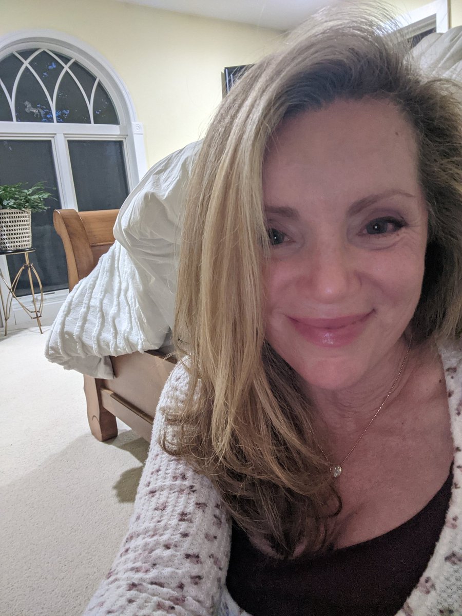 Tamera21802802's tweet photo. @StevesLoveTarot Steve, thank you SOOOOO much for the Q3 read.  I can't begin to say how it helped me.  I was tired, low, and I had just told myself, for the first time in months, "You deserve this," and I know your read is a gift to me.  Thanks.  Love you more than you know. 🌻 https://t.co/SrsXRkV2x0