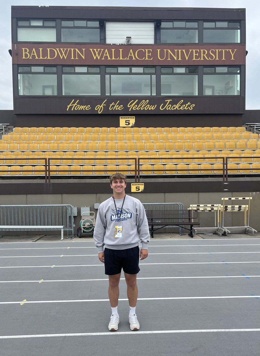 Thank you , <a href="/CoachHilvert/">Jim Hilvert</a> and Coach Parnell for a great visit. Excited to announce, I received my 1st Official Roster Spot offer for BW Yellow Jackets. @BWYJFootball
