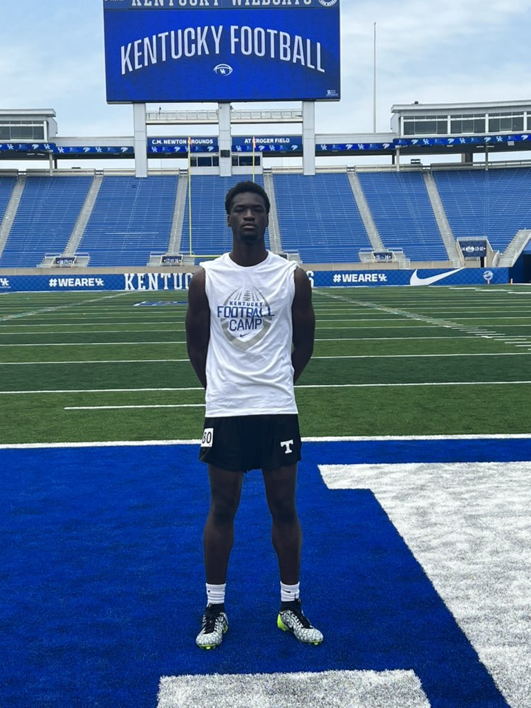 jhadenn4's tweet image. Had a great time today @UKFootball camp!