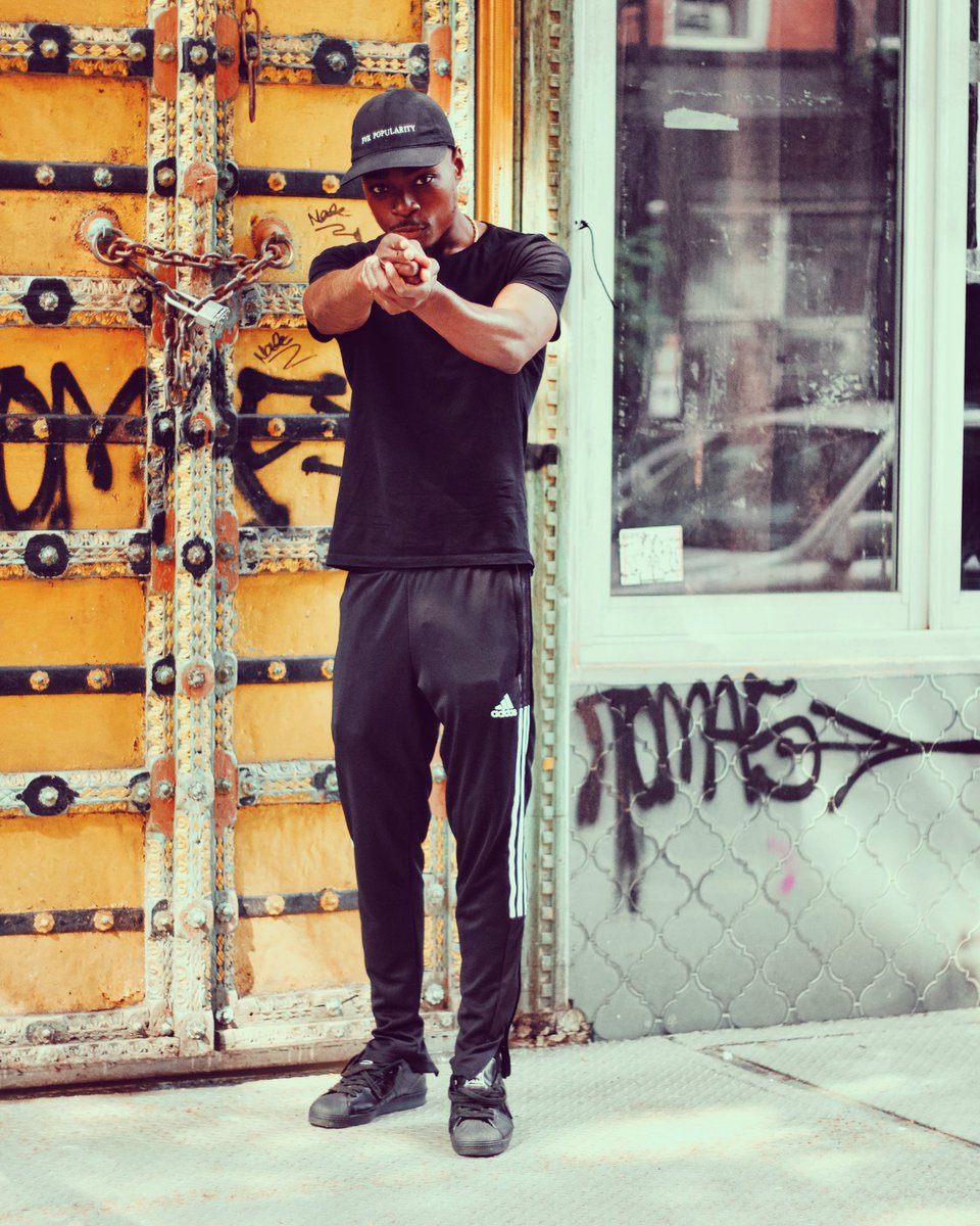 yaknowdib's tweet photo. When the photographer ask: “Are you to shoot?” Lol 😊

📸: @KingMundo 
•
•
•
•

#hiphop #music #brooklyn #nyc #les #art #artist #photography #photographer #photooftheday #photo #canon #canophotography #canonphoto #50mm #vsco #vscocam #vscofilter #twitter #dib #thecalmestkat https://t.co/KmmGmF9U8o