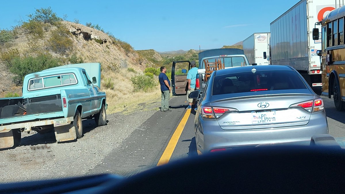 toro34's tweet photo. @whatsuptucson I-10 Eastbound at pretty much a standstill from Marsh Station Rd to Benson. Heavy delays https://t.co/cDm2qCGOBX