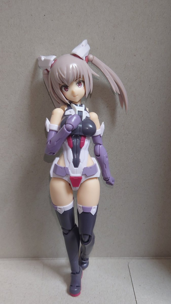 #FAガール #フレームアームズガール
金剛が出来たんじゃが…
「アナタがマスター？金剛よ！よろしく！」

…片目隠れじゃから買ったのに…パッケージ詐欺か？！

「細かいわねぇ…よく見えるからいいじゃない！！」

……はい

「ふん！分かれば良いのよ」

ワシの金剛がオカシイ件について（↓オマケ
