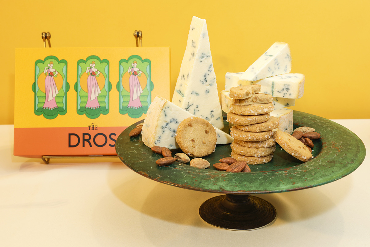 gourmetwatch's tweet image. 東京駅にプレミアムギフトスイーツ専門店「THE DROS」6月26日オープン gourmet.watch.impress.co.jp/docs/news/1508… #東京駅 #お土産 #DROS #シュクレイ