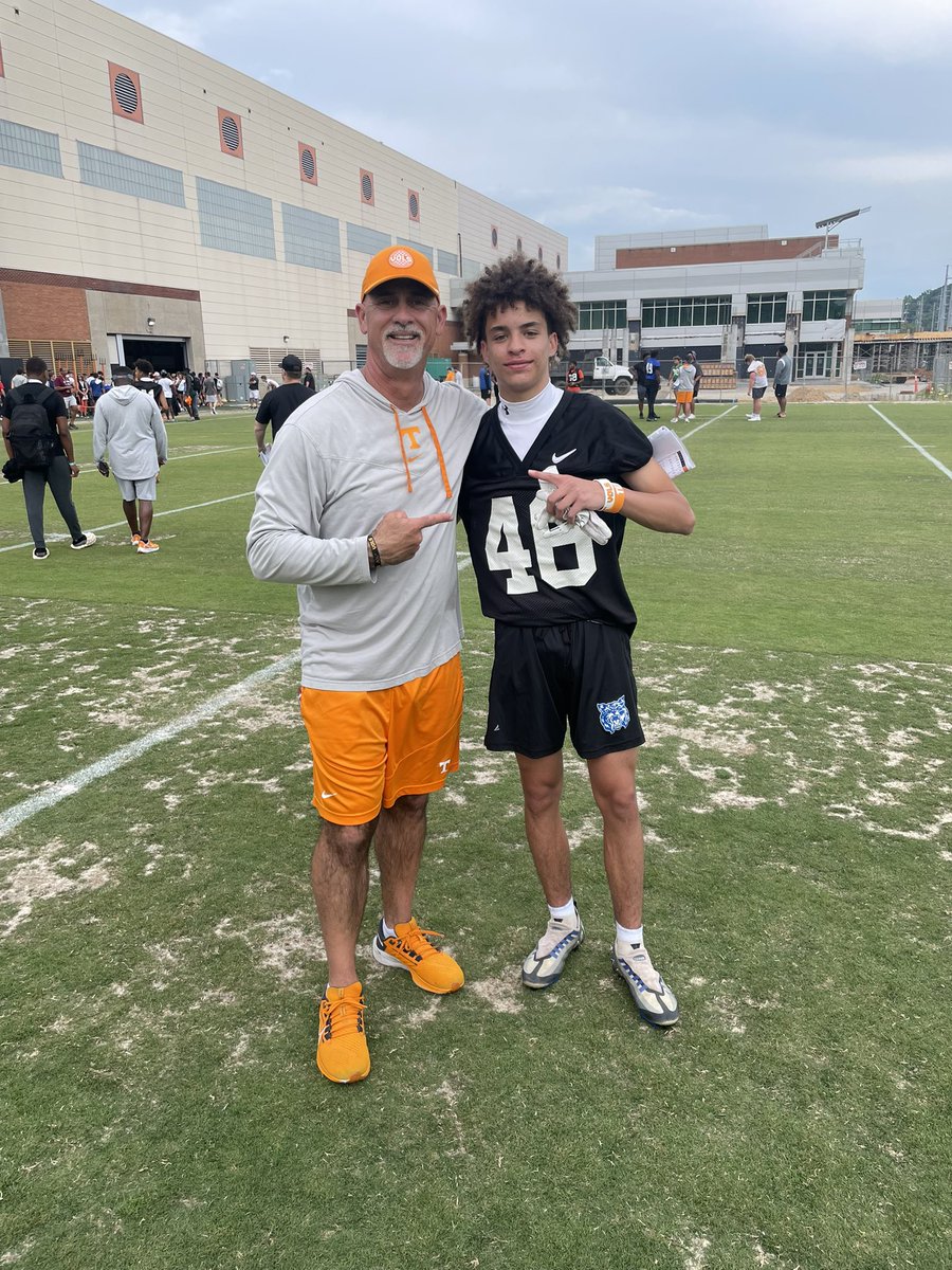 casongroves's tweet photo. Had a GREAT time at the University of Tennessee today definitely checked all the boxes, went against great competition most definitely learned new things. #GoVols 🍊

@CoachTimBanks @CoachKelseyPope @coachjoshheupel @Coach_Nez_ @max_chaney78 @FSFootball @drew_toennies https://t.co/HkB0M4tL31