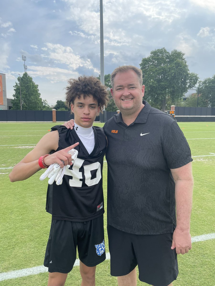 casongroves's tweet photo. Had a GREAT time at the University of Tennessee today definitely checked all the boxes, went against great competition most definitely learned new things. #GoVols 🍊

@CoachTimBanks @CoachKelseyPope @coachjoshheupel @Coach_Nez_ @max_chaney78 @FSFootball @drew_toennies https://t.co/HkB0M4tL31