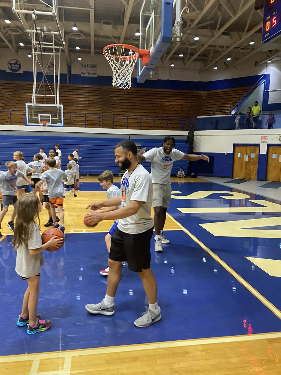 the_camp_one's tweet photo. Thanks to all of our sponsors &amp; also a big THANK YOU to @TackleBoxFilms @espn &amp; @SECNetwork for letting us be a small part in the incredible story of @clofton606 documentary “Volunteer 4 Life” airing in the spring of 2024. Again @DmillerKY &amp; @clofton606 thank you. #CampOneFamily https://t.co/eERimktE3M